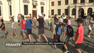 Táboráček odstartovaly děti mašinkou