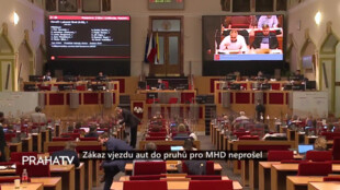Zákaz vjezdu aut do pruhů pro MHD neprošel