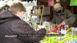Chráněná dílna prodává své výrobky na Václaváku