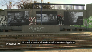 U stanice metra Vltavská vznikla venkovní galerie