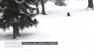 Petřín je plný sáňkařů a bobařů