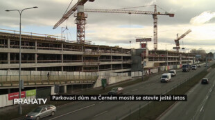 Parkovací dům na Černém mostě se otevře ještě letos