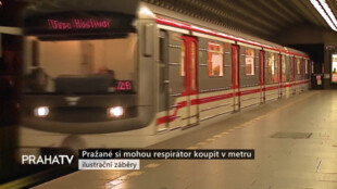 Pražané si mohou respirátor koupit v metru