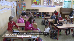 V pondělí se vrátí část dětí do škol