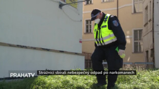 Strážníci sbírali nebezpečný odpad po narkomanech