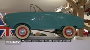 Muzeum ukazuje více než sto šlapacích autíček