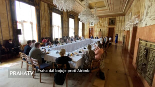 Praha dál bojuje proti Airbnb