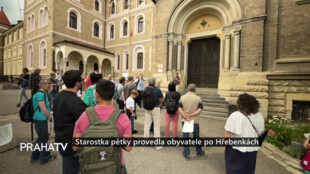 Starostka pětky provedla obyvatele po Hřebenkách