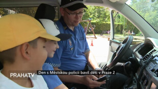 Den s Městskou policií bavil děti v Praze 2