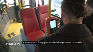 V autobusech fungují samoobslužné platební terminály