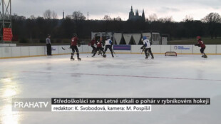 Středoškoláci se na Letné utkali o pohár v rybníkovém hokeji