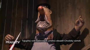 Tajuplný svět kočovných umělců obsadil Chvalský zámek