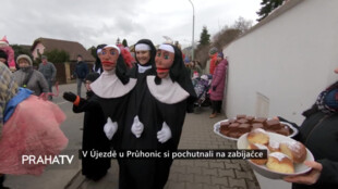 V Újezdě u Průhonic si pochutnali na zabíjačce