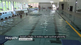 Senioři z Prahy 13 mohou opět využívat plavenky