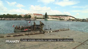 Česká armáda oslavila na náplavce 30 let existence