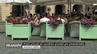 Praha přitvrdí při vymáhání pravidel pro předzahrádky