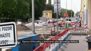 Oprava křižovatky v Jeseniově ulici způsobuje kolony