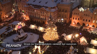 Strom na Staroměstském náměstí byl rozsvícen