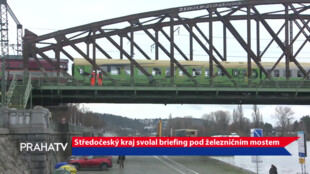 Středočeský kraj svolal briefing pod železničním mostem