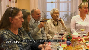 Senioři Prahy 1 se sešli na vánoční besídce