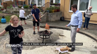 Praha 4 hledá nové pěstouny, pozvala je na slavnost