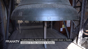 Svatovítskou katedrálou zní největší zvon v Česku
