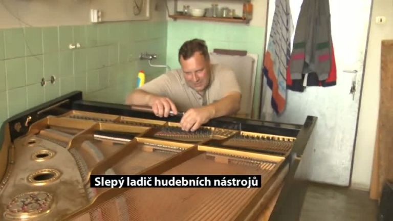 Slepý ladič hudebních nástrojů