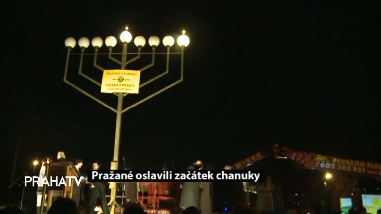 Pražané oslavili začátek chanuky