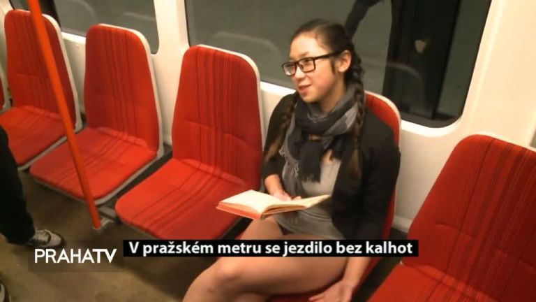 V pražském metru se jezdilo bez kalhot
