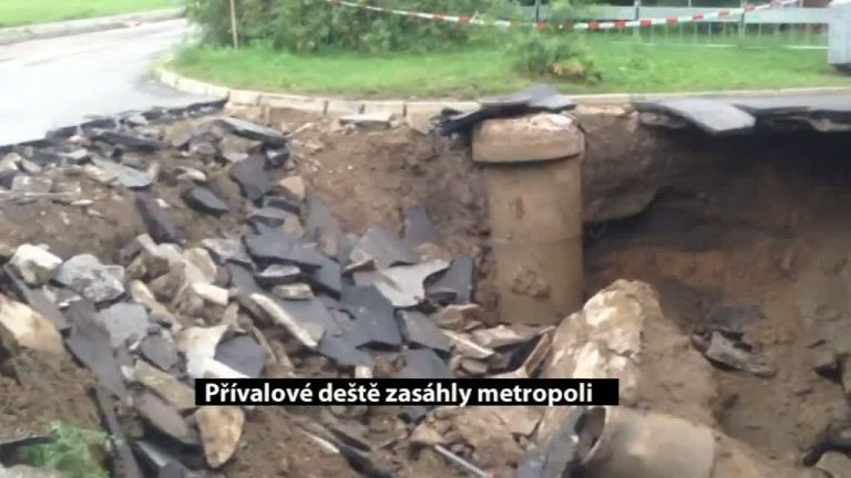 Přívalové deště zasáhly metropoli