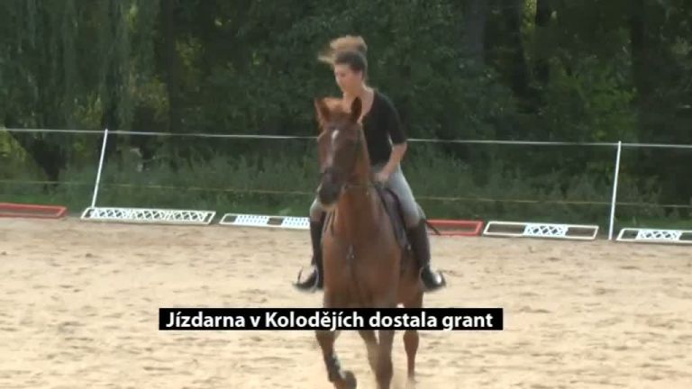 Jezdecký oddíl v Kolodějích má novou jízdárnu