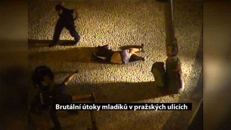 Brutální útoky mladíků v pražských ulicích