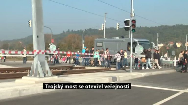 Trojský most se otevřel veřejnosti