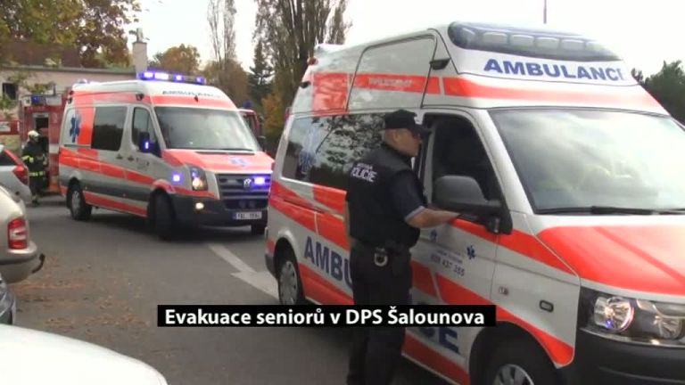 Evakuace seniorů v DPS Šalounova