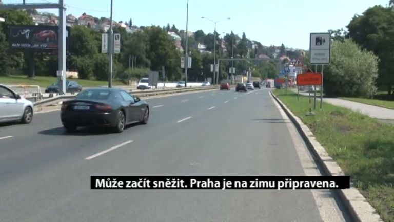 Může začít sněžit. Praha je na zimu připravena.