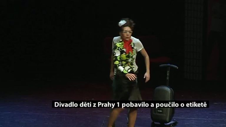 Divadlo děti z Prahy 1 pobavilo a poučilo o etiketě