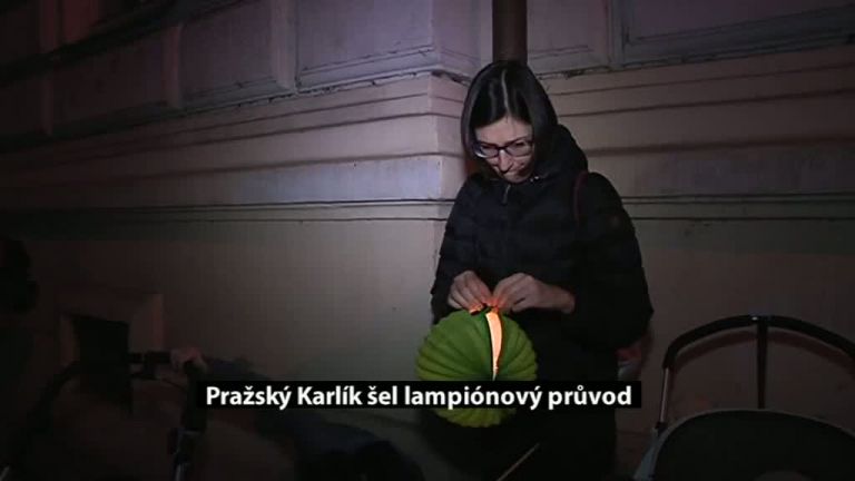 Pražský Karlík šel lampiónový průvod