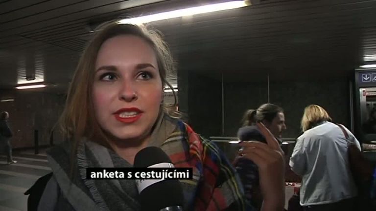V pražském metru opět zazněly koledy