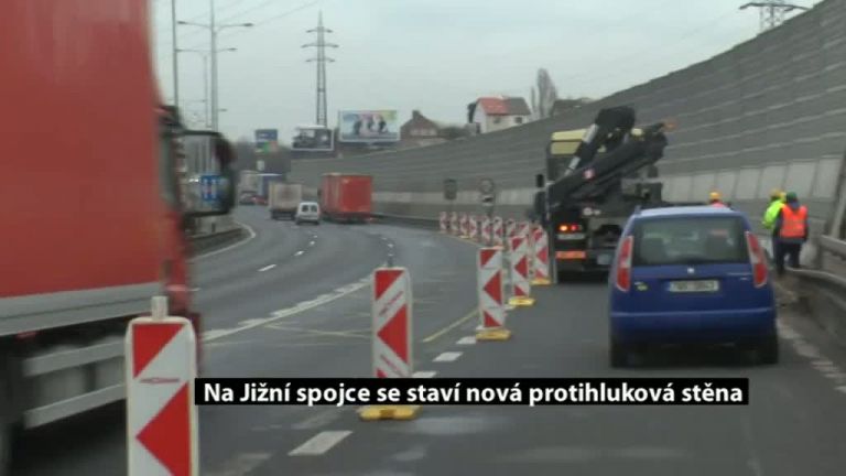 Na Jižní spojce se staví nová protihluková stěna