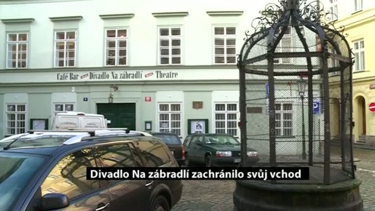 Divadlo Na zábradlí zachránilo svůj vchod