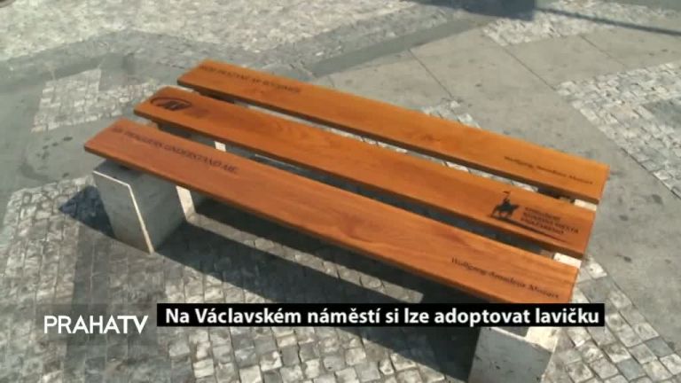 Na Václavském náměstí si lze adoptovat lavičku