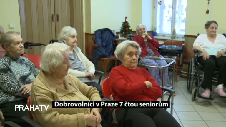 Dobrovolníci v Praze 7 čtou seniorům