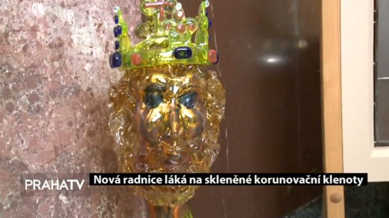 Skleněné korunovační klenoty lákají návštěvníky Nové radnice