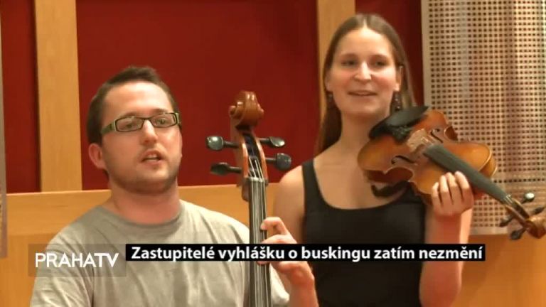 Zastupitelé vyhlášku o buskingu zatím nezmění