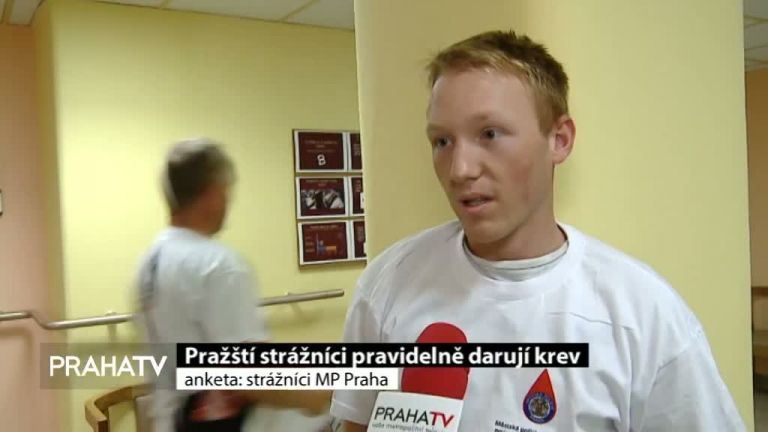 Pražští strážníci pravidelně darují krev