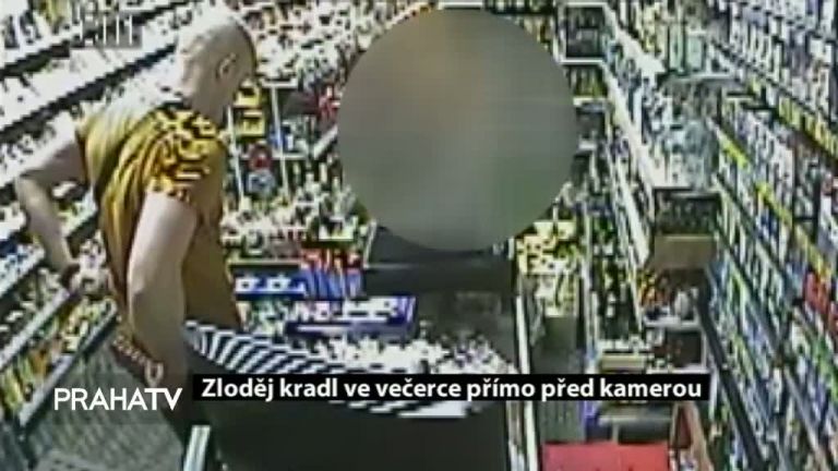 Zloděj kradl ve večerce přímo před kamerou