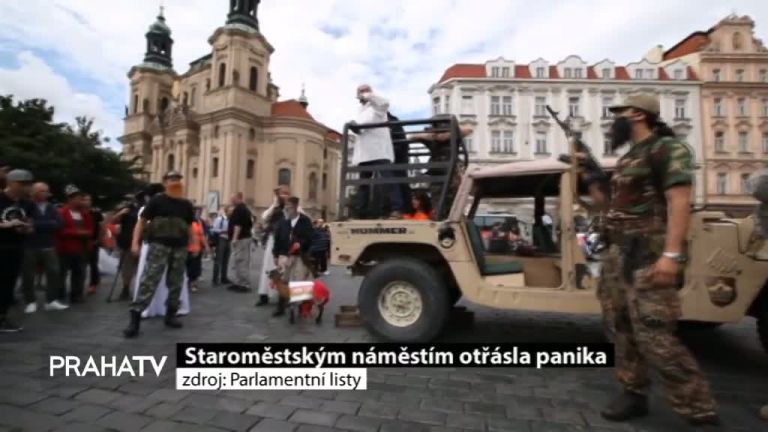 Staroměstským náměstím otřásla panika