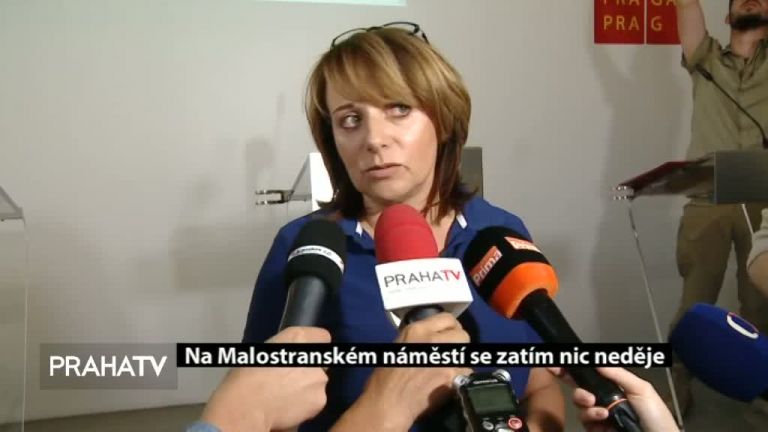 Na Malostranském náměstí se zatím nic neděje