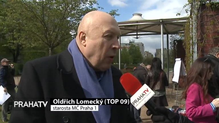 V parku Lannova si senioři zahráli pétanque