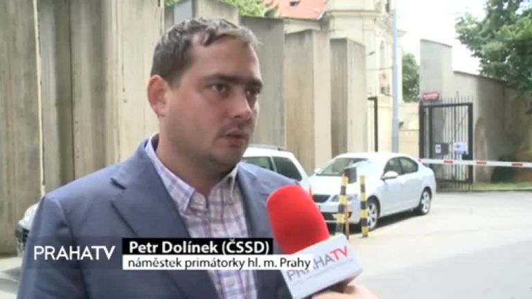 Praha nařídila zákaz vjezdu kamionům do města